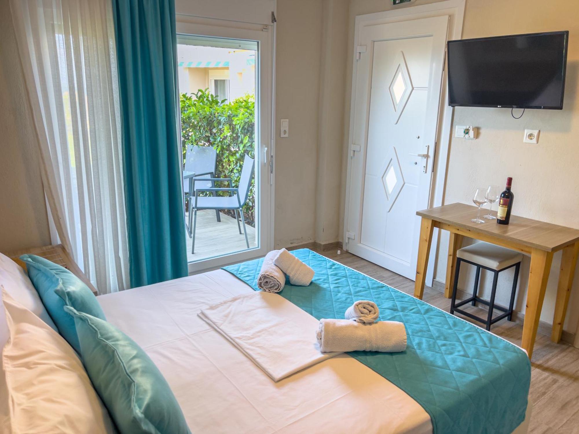 Yalos Beach Maisonettes Скала Сотирос Екстериор снимка