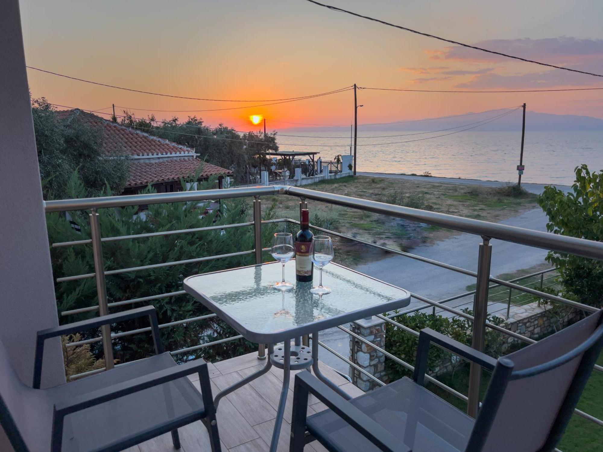 Yalos Beach Maisonettes Скала Сотирос Екстериор снимка