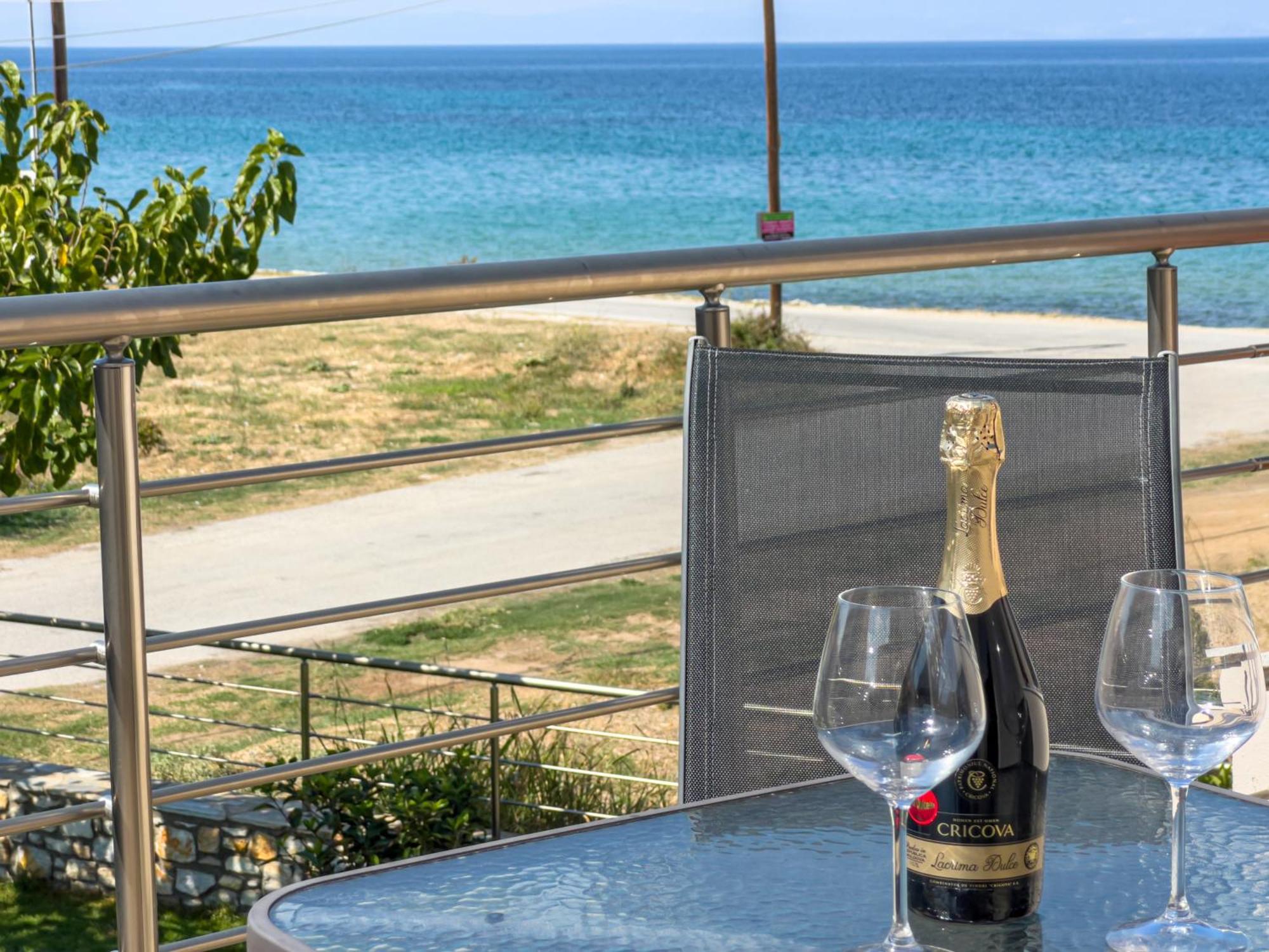 Yalos Beach Maisonettes Скала Сотирос Екстериор снимка