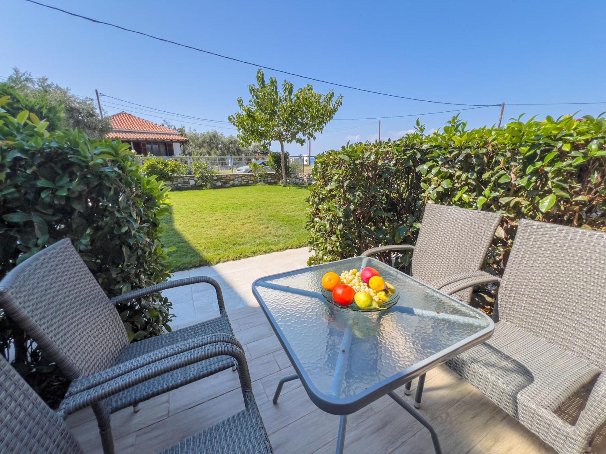 Yalos Beach Maisonettes Скала Сотирос Екстериор снимка