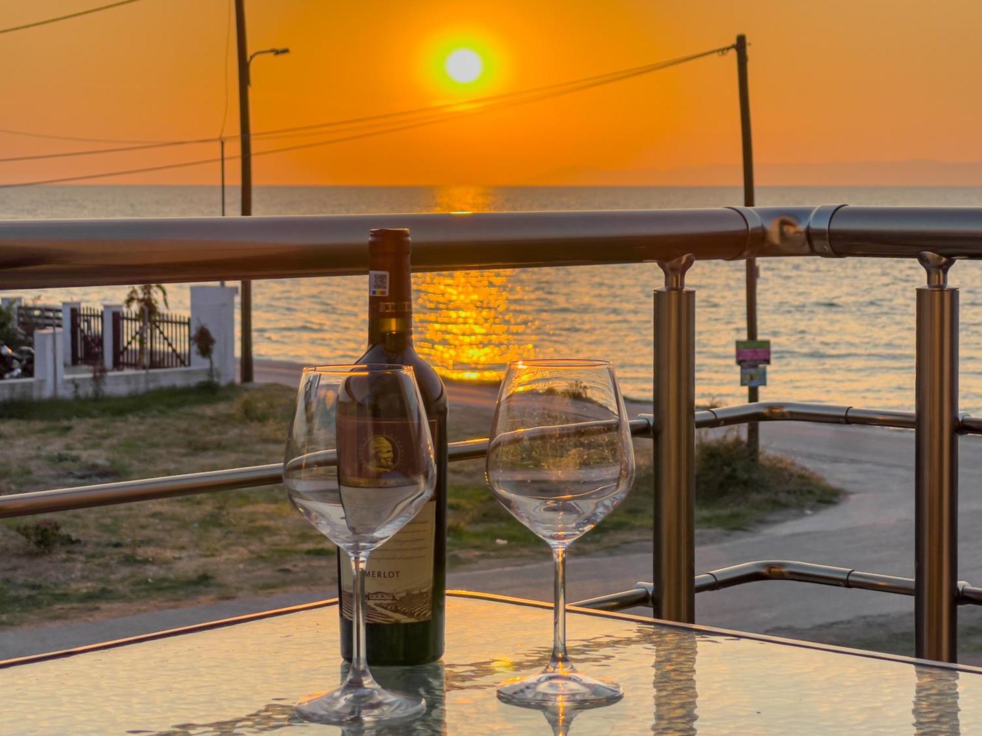 Yalos Beach Maisonettes Скала Сотирос Екстериор снимка