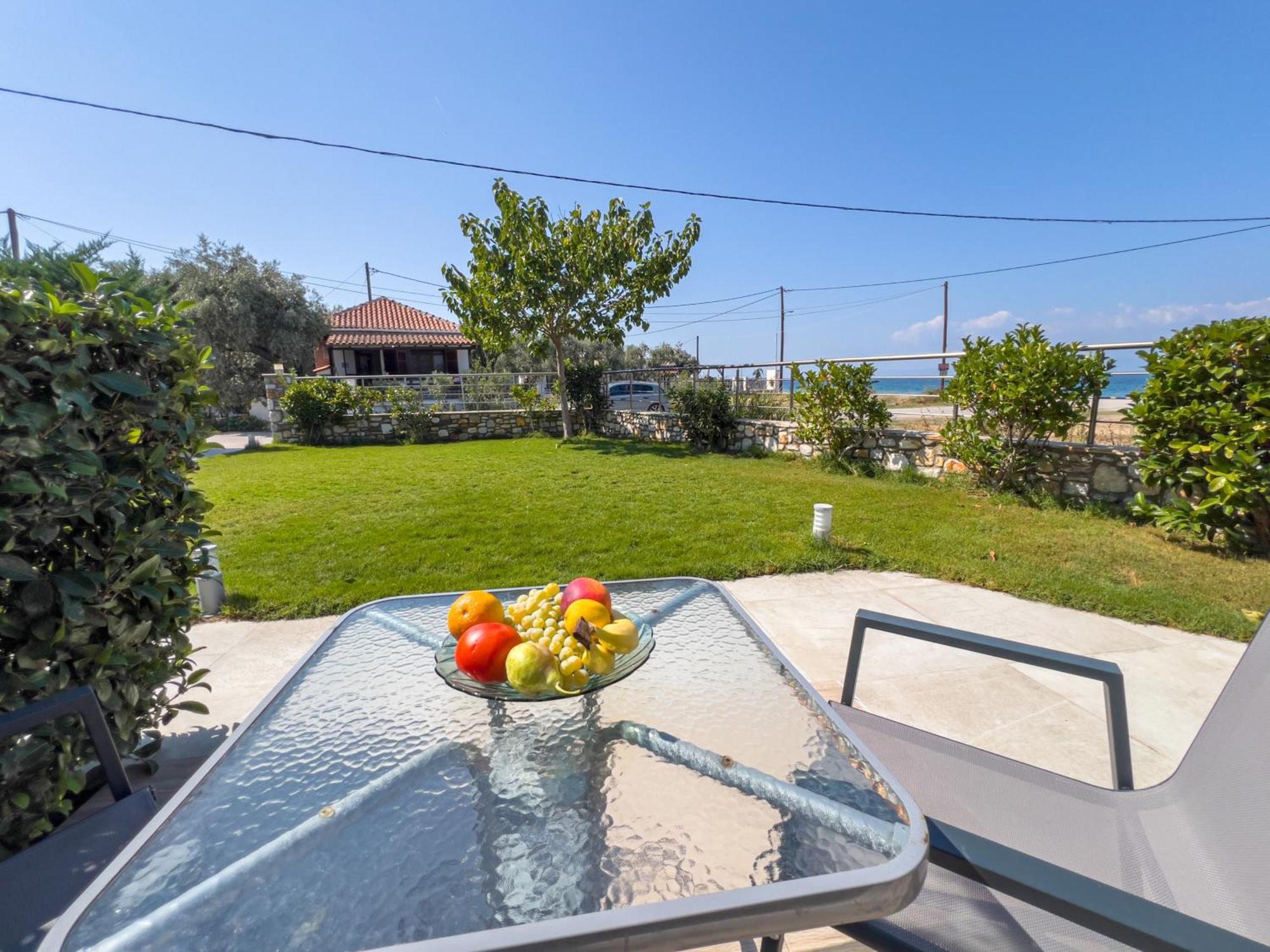 Yalos Beach Maisonettes Скала Сотирос Екстериор снимка