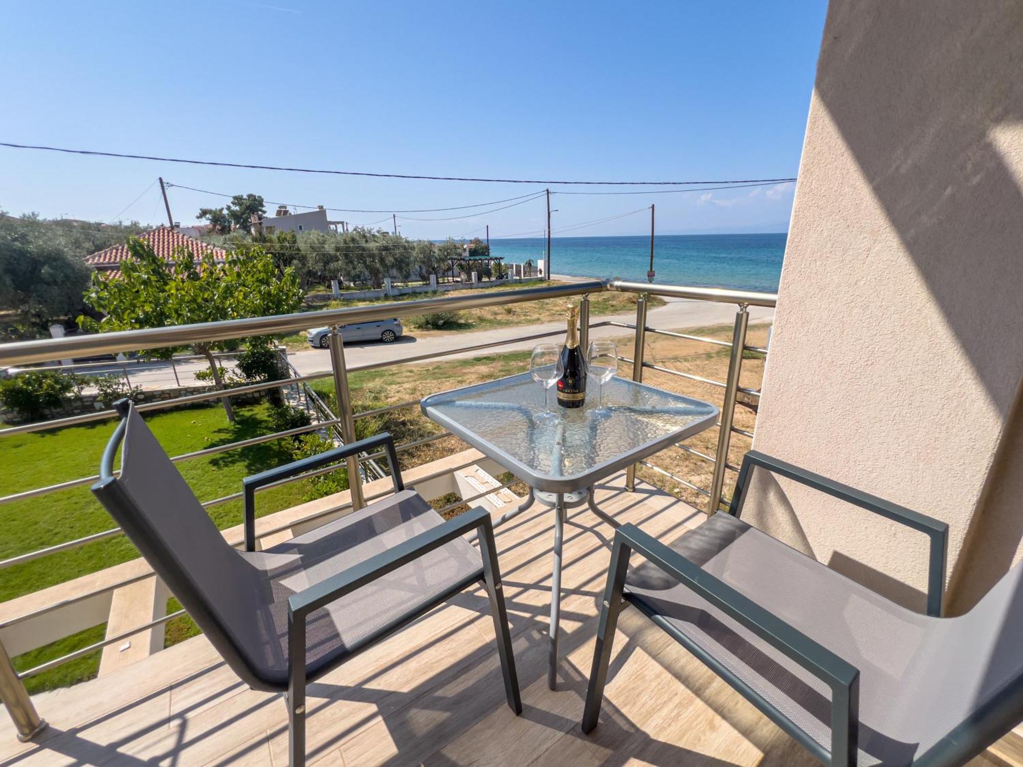 Yalos Beach Maisonettes Скала Сотирос Екстериор снимка
